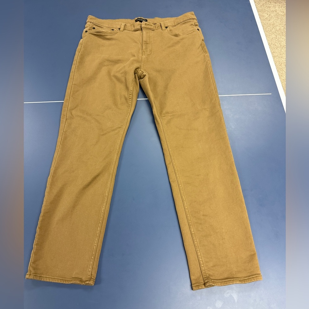 Banana Republic 5 pocket Men’s Chinos 98% cotton, 2% spandex.     Tannin Brown